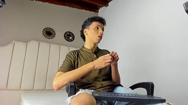 SEANTROYY online show from 03/21/25, 04:06
