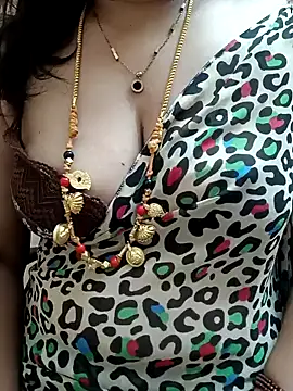 gaurika18 online show from 02/02/25, 10:39