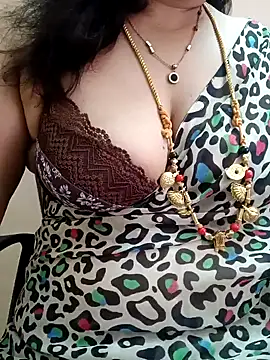 gaurika18 online show from 02/03/25, 06:34