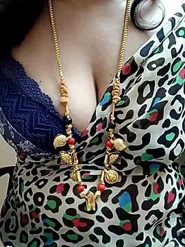gaurika18 online show from 02/06/25, 11:26