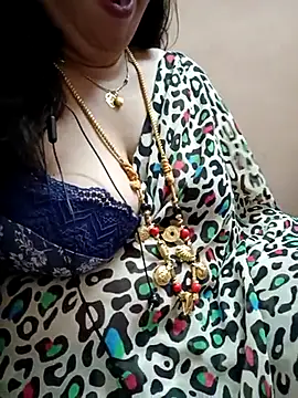 gaurika18 online show from 02/13/25, 06:59