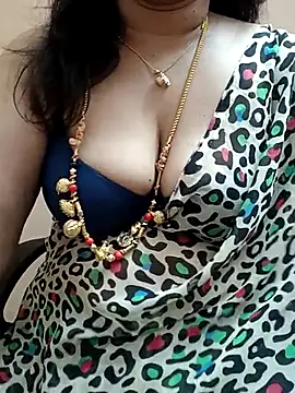 gaurika18 online show from 02/25/25, 11:44