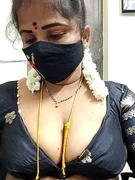 gaurika18 online show from 06/22/26, 04:48