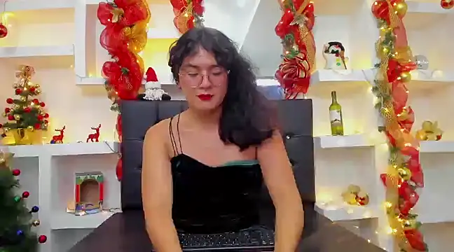 Snapshot of Elith_Berry69 chatting on 12/14/24, 09:24 Elith Berry69 online show from 12/14/24, 09:24