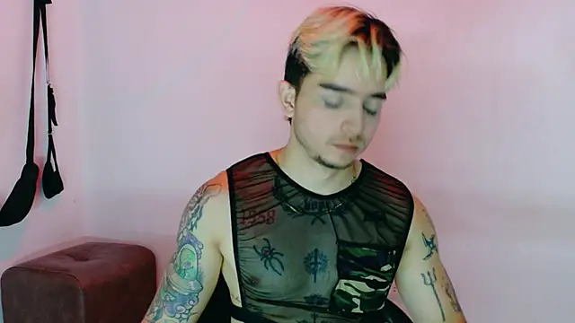 AliceandMax online show from 05/18/26, 12:22