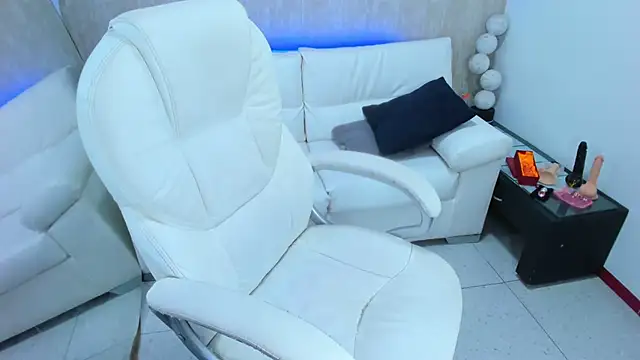 meggan 77 online show from 01/17/25, 09:39