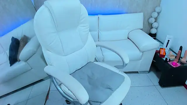 meggan 77 online show from 02/06/25, 03:48