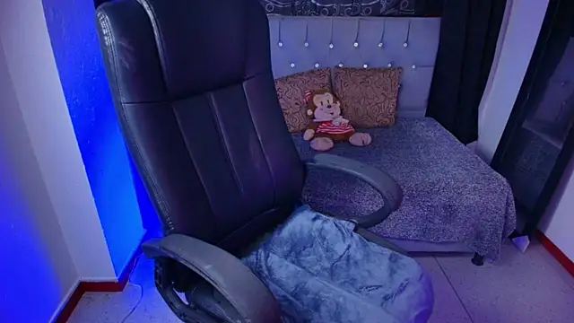 meggan 77 online show from 09/21/25, 05:20