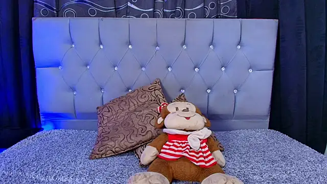 meggan 77 online show from 10/14/25, 04:02