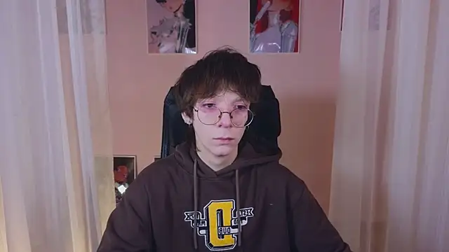 Snapshot of TommieH chatting on 02/02/25, 05:21 TommieH online show from 02/02/25, 05:21