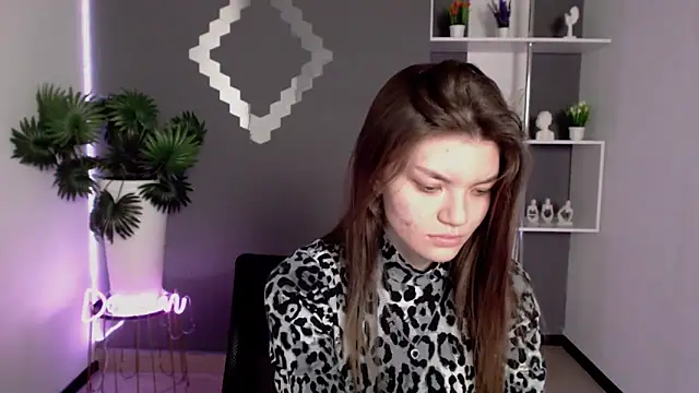 Snapshot of EmilyEight chatting on 12/14/24, 01:06 EmilyEight online show from 12/14/24, 01:06
