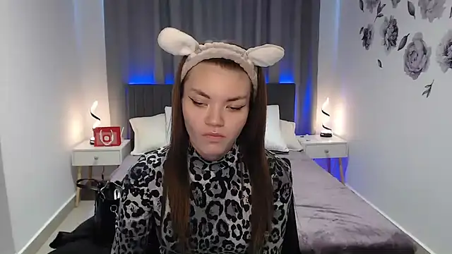 Snapshot of EmilyEight chatting on 12/15/24, 03:13 EmilyEight online show from 12/15/24, 03:13