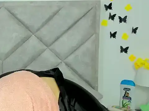 ZoeKley online show from 02/08/25, 01:00