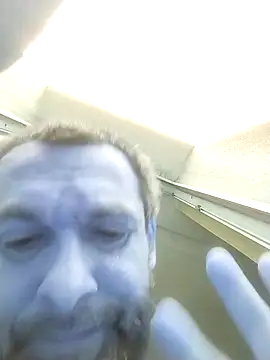 Snapshot of Andrzej-M chatting on 09/13/25, 04:29 Andrzej-M online show from 09/13/25, 04:29