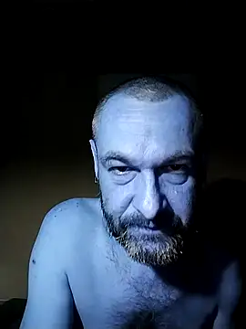 Snapshot of Andrzej-M chatting on 09/17/25, 09:05 Andrzej-M online show from 09/17/25, 09:05