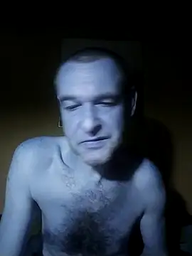 Snapshot of Andrzej-M chatting on 09/23/25, 12:35 Andrzej-M online show from 09/23/25, 12:35