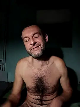 Snapshot of Andrzej-M chatting on 10/03/25, 07:00 Andrzej-M online show from 10/03/25, 07:00