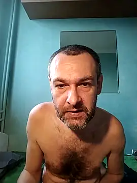 Snapshot of Andrzej-M chatting on 10/04/25, 03:43 Andrzej-M online show from 10/04/25, 03:43