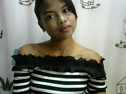 Snapshot of Rakonalie chatting on 03/08/25, 06:32 Rakonalie online show from 03/08/25, 06:32