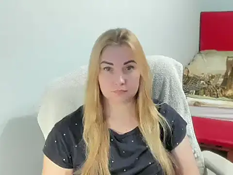 SkarletXDream online show from 12/23/24, 09:29