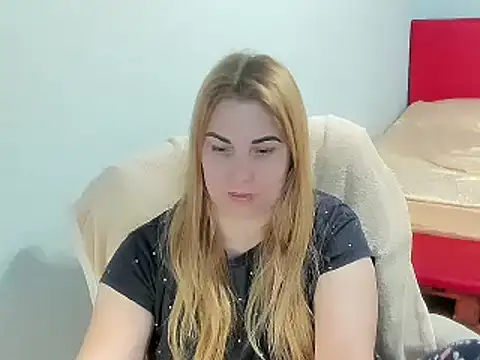 SkarletXDream online show from 03/07/25, 10:13
