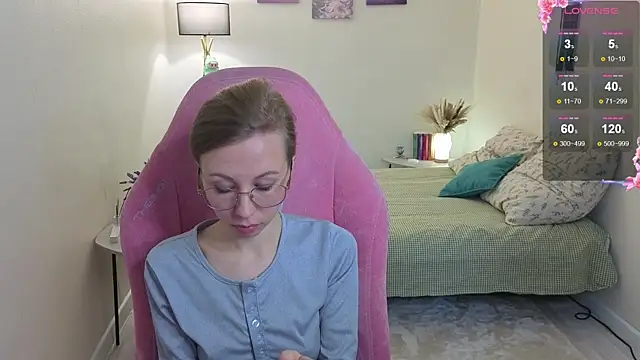 Lill Mary online show from 10/20/25, 02:23