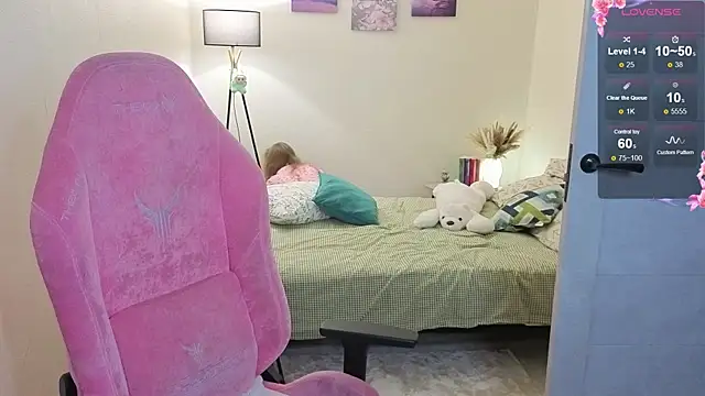 Lill Mary online show from 11/07/25, 02:22