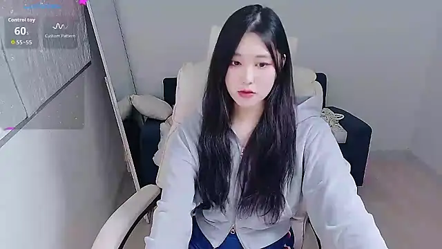 who Lilly online show from 10/19/25, 09:10