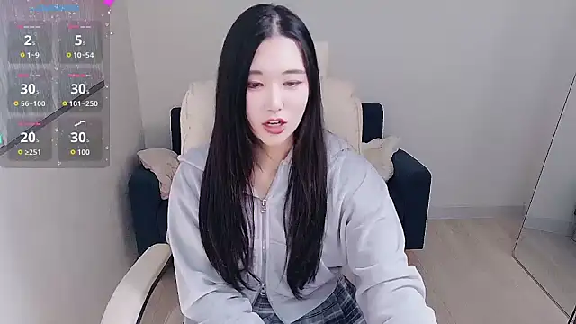 Snapshot of who_Lilly chatting on 11/16/25, 03:56 who Lilly online show from 11/16/25, 03:56