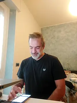 Snapshot of Marcolino183 chatting on 12/16/25, 08:30 Marcolino183 online show from 12/16/25, 08:30