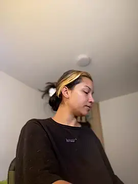 baby lizy online show from 12/03/25, 08:29