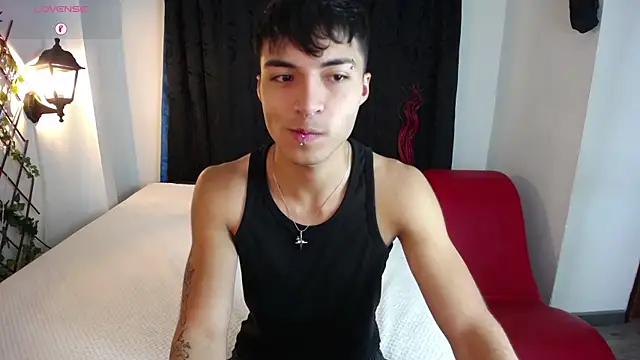 Snapshot of dylan_fun18 chatting on 12/11/24, 03:05 dylan fun18 online show from 12/11/24, 03:05