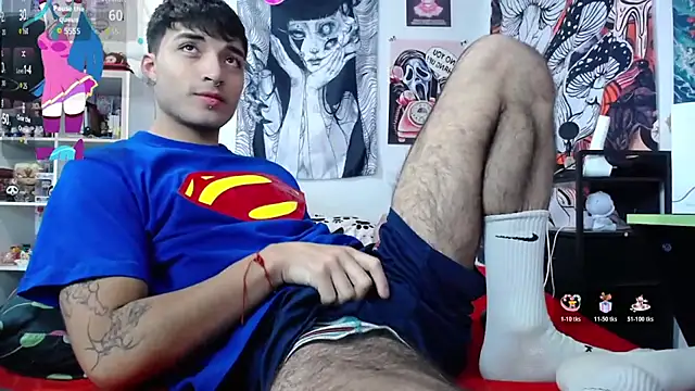 Snapshot of dylan_fun18 chatting on 10/23/25, 08:51 dylan fun18 online show from 10/23/25, 08:51