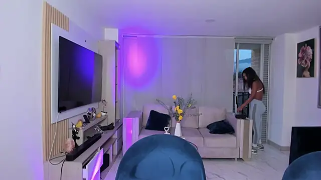 Snapshot of Antotss chatting on 10/15/25, 10:54 Antotss online show from 10/15/25, 10:54