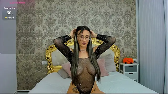 Snapshot of JulieBigAssx chatting on 11/12/25, 04:29 JulieBigAssx online show from 11/12/25, 04:29