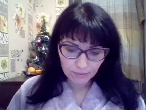CharmingCat321 online show from 12/17/24, 08:21