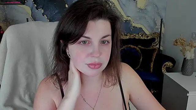 MirandaWong online show from 12/24/24, 08:38