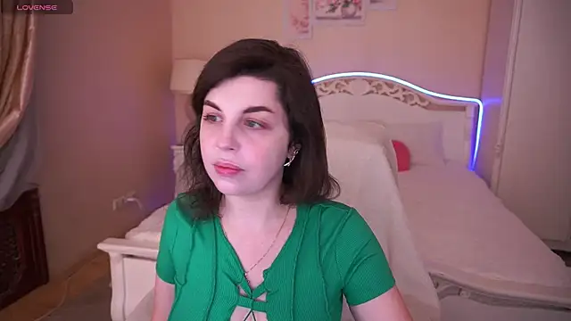 MirandaWong online show from 01/29/25, 05:40