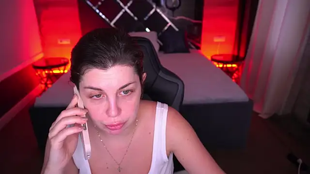 MirandaWong online show from 10/18/25, 05:54