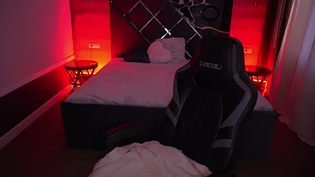 MirandaWong online show from 10/25/25, 05:15