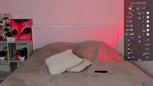 Snapshot of LittleKiitten chatting on 09/18/25, 11:34 LittleKiitten online show from 09/18/25, 11:34