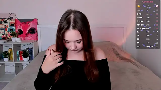 Snapshot of LittleKiitten chatting on 09/27/25, 12:32 LittleKiitten online show from 09/27/25, 12:32