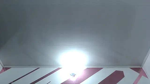 Snapshot of Kitten_Hot_ chatting on 12/04/25, 04:22 Kitten Hot online show from 12/04/25, 04:22