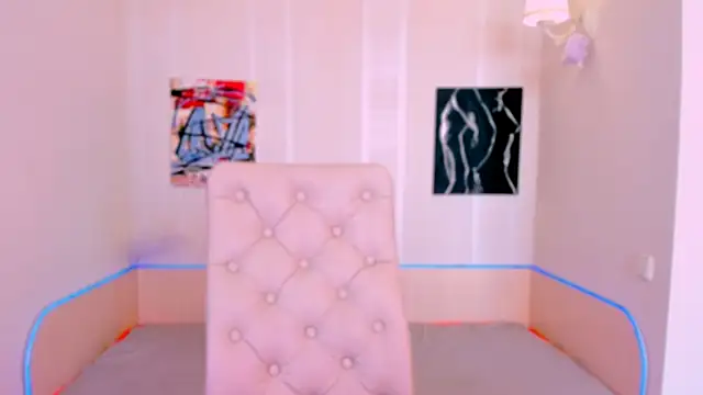 Snapshot of _Ravenaa chatting on 09/21/25, 08:38 Ravenaa online show from 09/21/25, 08:38