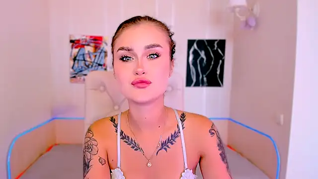 Snapshot of _Ravenaa chatting on 09/22/25, 07:21 Ravenaa online show from 09/22/25, 07:21