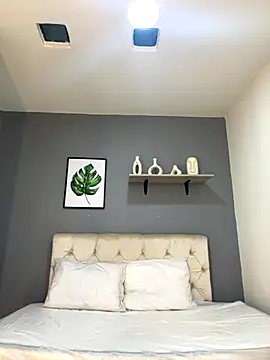 Snapshot of Soe_Lara chatting on 11/17/25, 11:27 Soe Lara online show from 11/17/25, 11:27