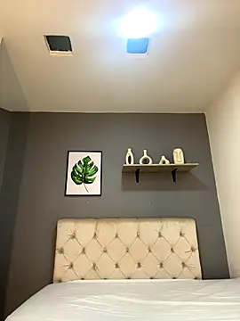 Snapshot of Soe_Lara chatting on 11/20/25, 10:48 Soe Lara online show from 11/20/25, 10:48