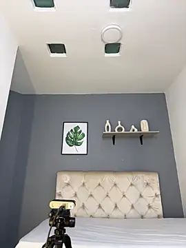 Snapshot of Soe_Lara chatting on 11/26/25, 11:22 Soe Lara online show from 11/26/25, 11:22