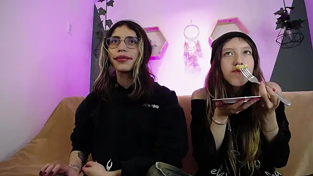 BRIAR AND BLAIR online show from 02/06/25, 02:26