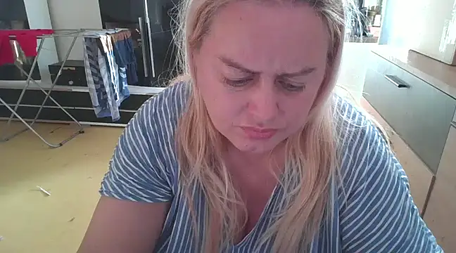 Meliss Official9 online show from 02/11/25, 07:44
